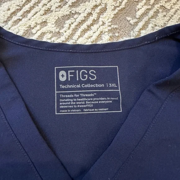 Figs Navy Catarina one pocket Scrub Top size XXXL 3XL - Picture 3 of 3